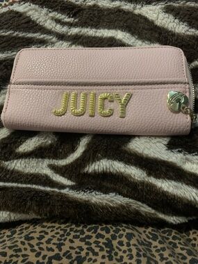 Juicy Couture Light Pink Zip-Around Wallet with Gold JUICY Logo